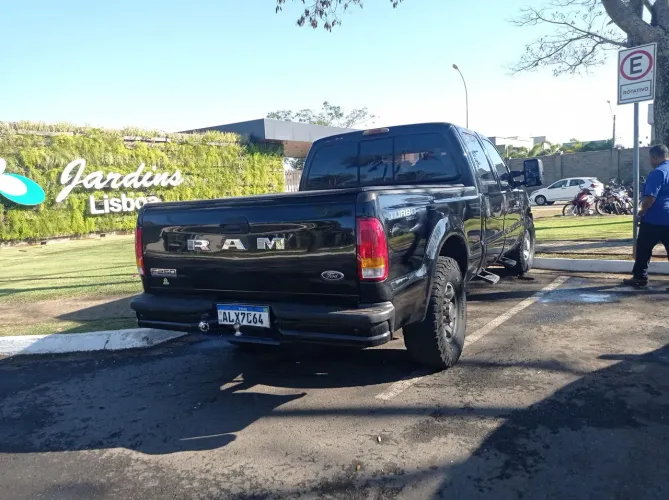 Ford F-250 XLT 4.2 180cv CD TB Diesel 2004