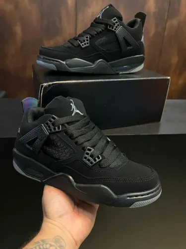 Tênis Nike Air Jordan 4