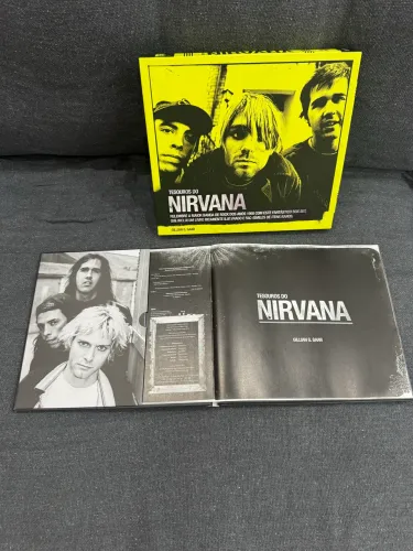 Tesouros do Nirvana Completo Livro + Fac-símiles Colecionador