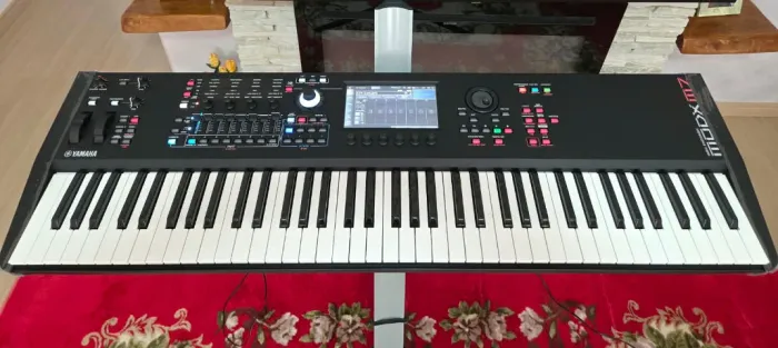 Teclado Yamaha MODX M7 - 2 meses de uso - Com Bag de Luxo