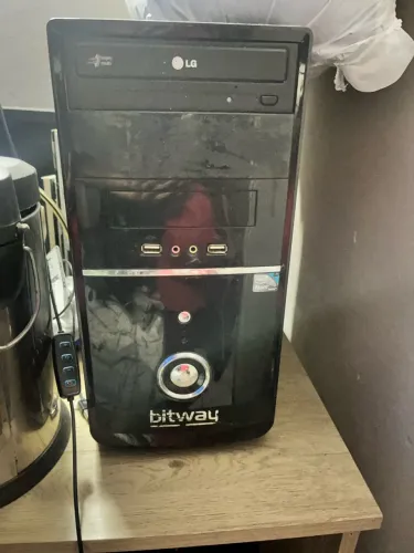 Computador e monitor