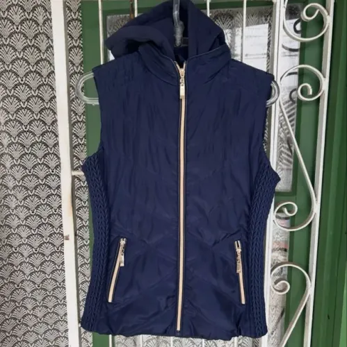 colete matelassado azul com capuz FRANCÊS IMPORTADO POUQUÍSSIMO USO