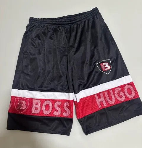 HUGO BOSS- Bermuda Masculina basquete em ótimo estado- Tamanho GG