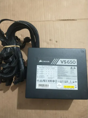 Fonte Corsair VS650, 650W, 80 Plus White, Cabo Preto