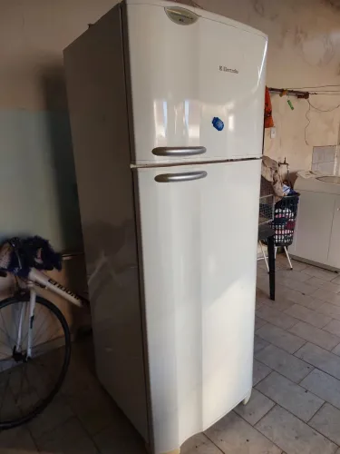 Geladeira electrolux- doação