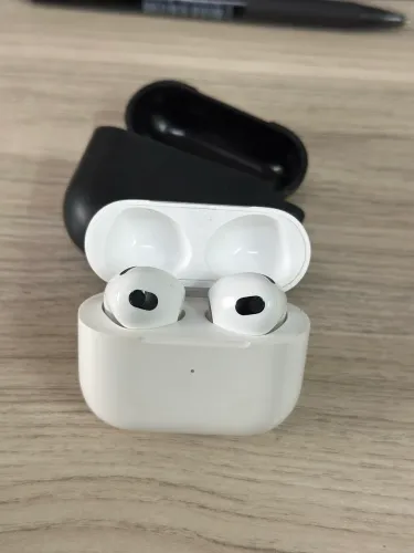 Apple AirPods geração 3