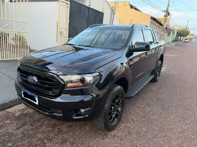 Ford Ranger Black 2.2 4X2 CD Diesel AUT 2023