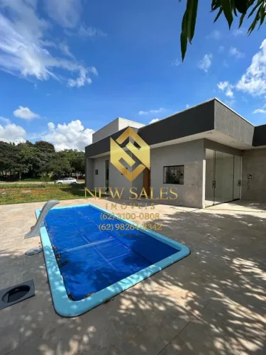 Casa em condominio- 3 quartos, 2 suítes, 250m², piscina- Hidrolândia
