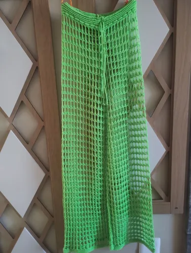Calça de praia em tricô verde neon
