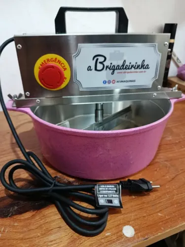 Panela mexedora Brigadeirinha Nova