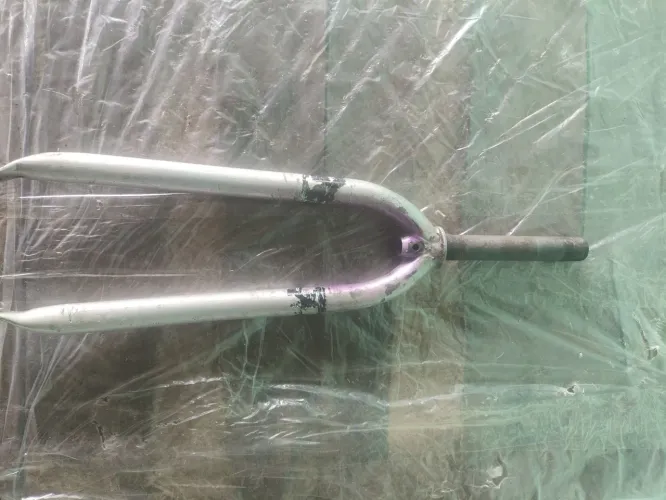 Garfo de bicicleta aro 26 com suporte a freio ferradura