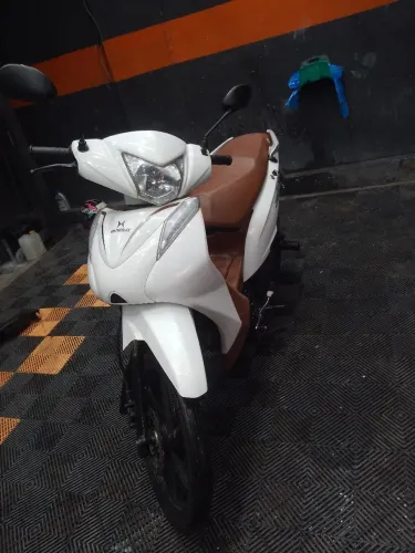 Moto boa para quem busca facilitade em pilotar e custo baixo de manter