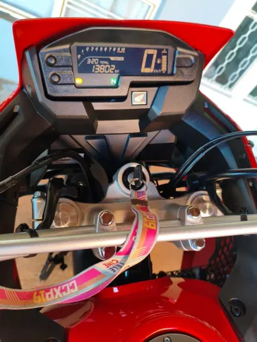 XRE300 Rally 2021 única dona