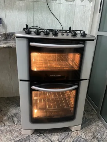 fogão Electrolux de 4 bocas com duplo forno 56DT