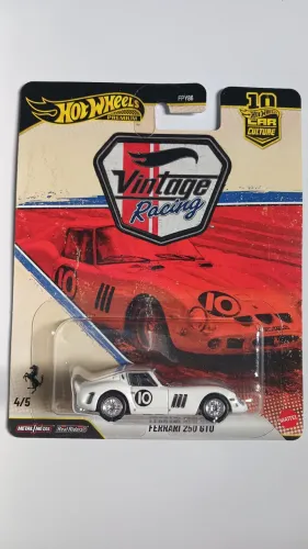 Hot Wheels Premium Ferrari 250 GTO - Vintage Race