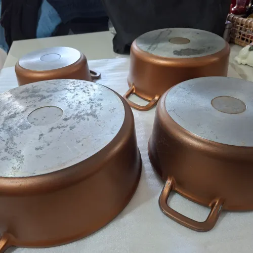 Conjunto de 4 Panelas Caçarolas cor de Cobre em Ferro Grosso Antiaderente 