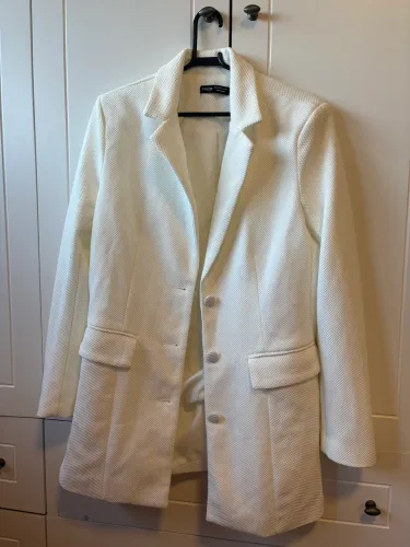 Blazer feminino encorpado cor Off White