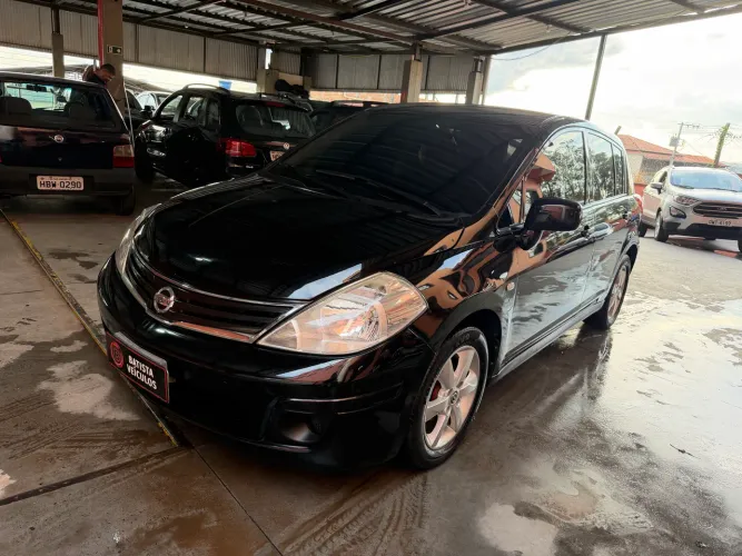 Nissan Tiida S 1.8/1.8 Flex 16V Mec. 2012
