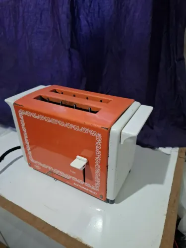 Torradeira víntage tradicional antiga 110V 750W