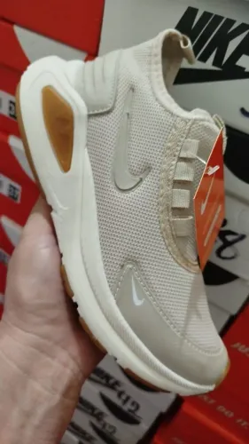 Sapatos masculinos e femininos