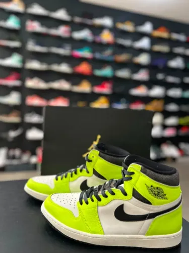 AIR JORDAN 1 HIGH VOLT