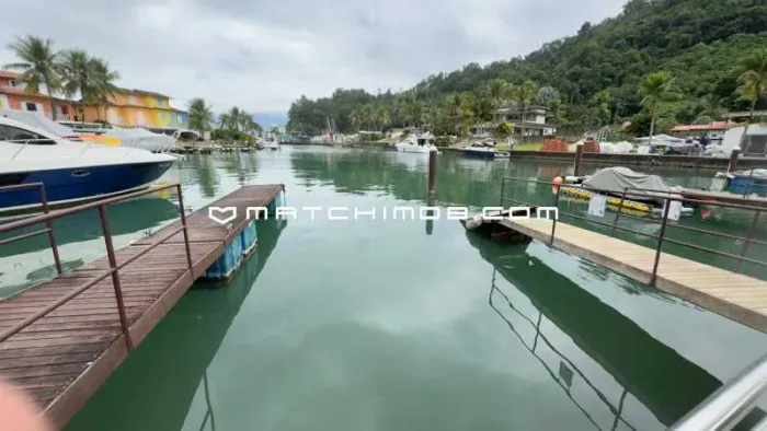 Casa com vaga de barco no Condomínio Portogalo - Angra dos Reis