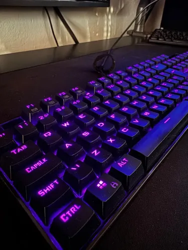 Teclado mecânico Redragon Mitra RGB