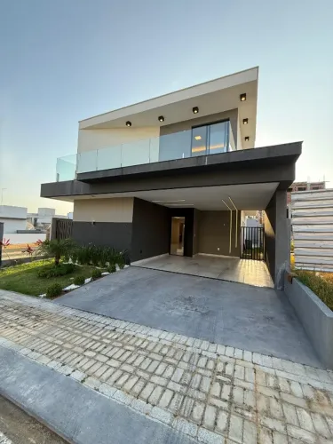 Condomínio Monte Carlo - Casa Duplex 4/4 com 4 suítes de 190 m², 4 vagas por 1.250.000,00
