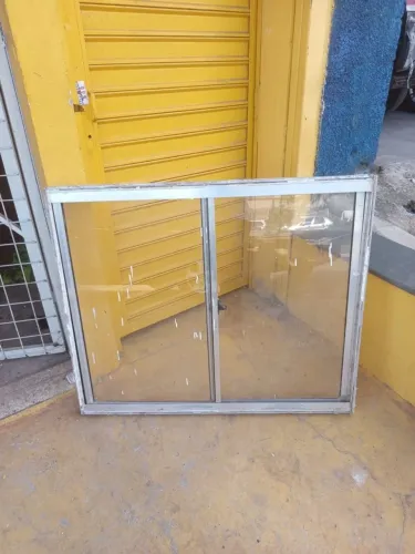 Janela de alumínio