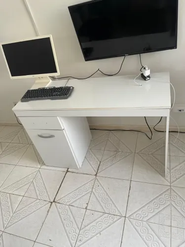 Mesa de estudo / escritório