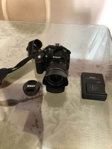 Camera Nikon D3200 c/ lente 18-55VR + 1 Bateria Extra