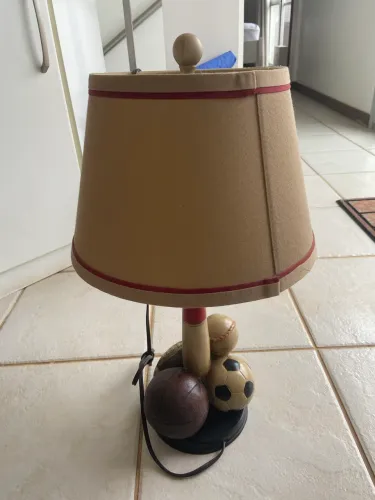 Luminária Vintage de Madeira Tema Esportes