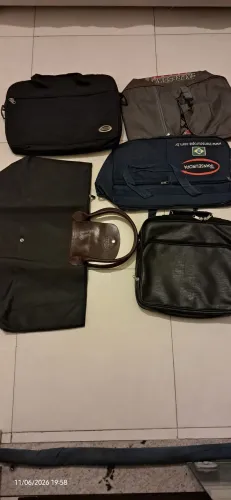 Bolsa viagem e notebook