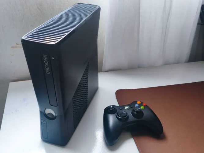 XBOX 360 (DESBLOQUEADO) Faço negócio,leia a descrição.