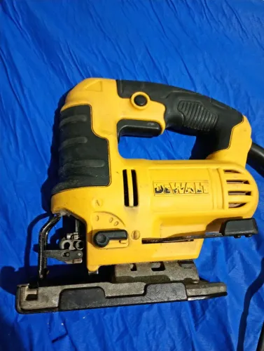 Máquina tico tico Dewalt
