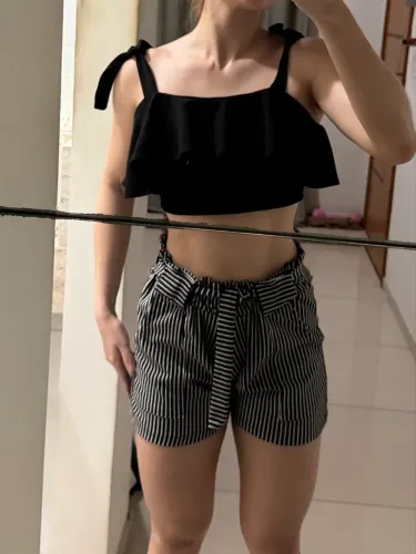 Cropped babadinho preto