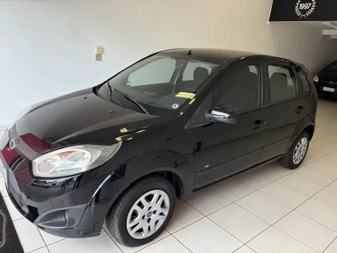 Ford Fiesta 1.6 16V Flex Mec. 5P 2014