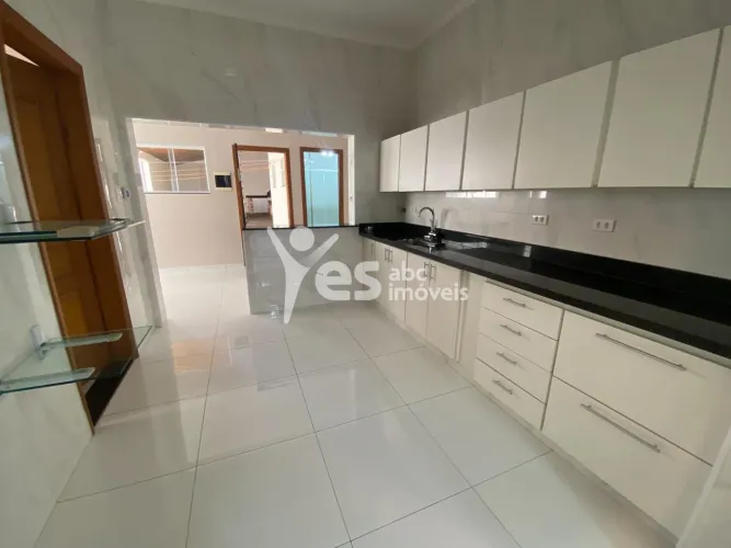 Casa para alugar com excelente espaço e 10 vagas no Jardim Santo Antônio, Santo André REF: