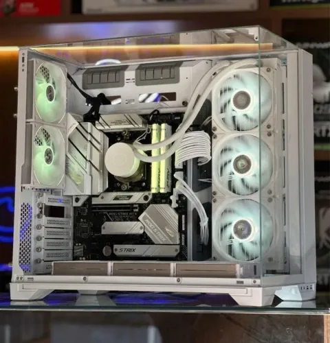 PC Gamer (Ryzen 7800x3D / 32gb DDR5)