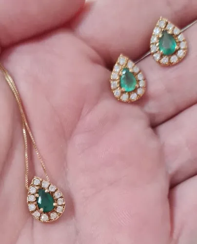 Conjunto ouro amarelo diamantes e esmeraldas