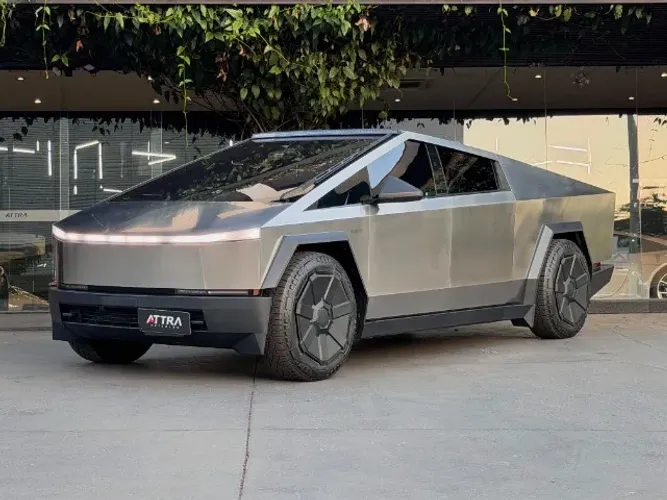 Tesla Cybertruck Foundation 2024