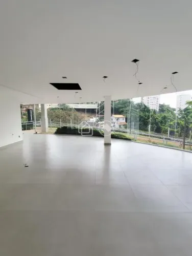 Loja Comercial à Venda - Frente, 235 m² no Santa Lúcia, BH