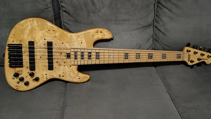 Vende se contra baixo D'oliveira Dream KF 6 cordas