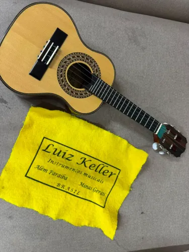 Cavaquinho de Luthier , madeira jacarandá.