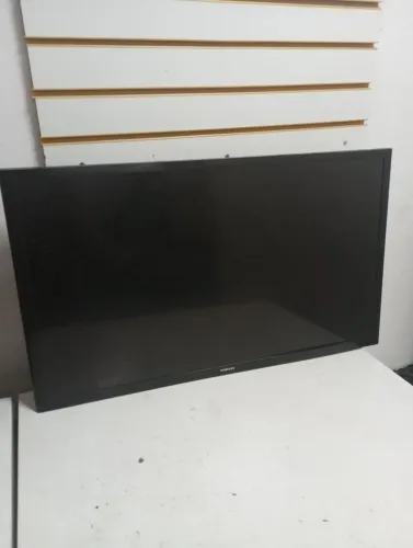 Smart TV Samsung 32" UN32J4300AG (Ano 2015) - Tela Quebrada / Para Retirada de Peças