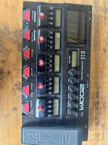 Pedaleira G11 multi-effects processor