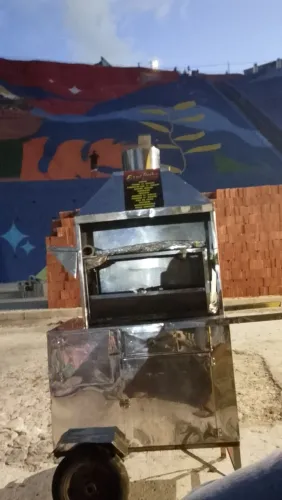 Carroça de espetinho 