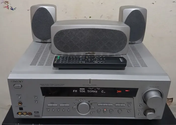 Receiver Sony e Caixas Polkaudio e Subwoofer Sony Ativo.