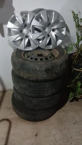 Rodas VW UP aro 13 com pneu