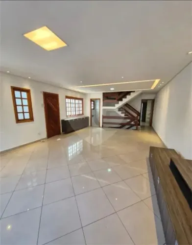 Casa à venda com 4 quartos, sendo 3 suítes, em Vila São Francisco, São Paulo - SP